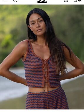 Billabong Rust and Navy Lace-Up Cropped Tank